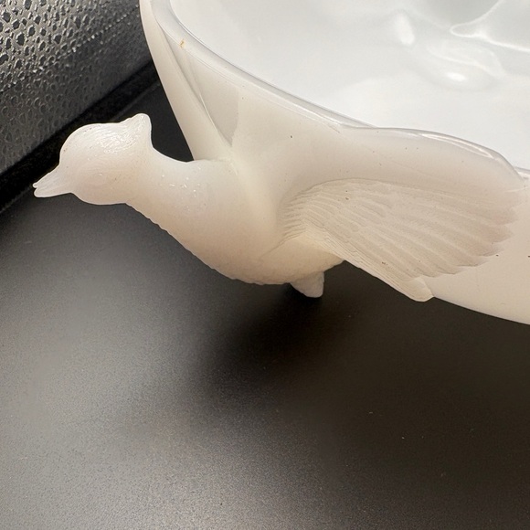 Vintage Jeanette Milk Glass Pheasant Footed Pedestal Candy Fruit Nut Dish Bowl - Picture 4 of 11